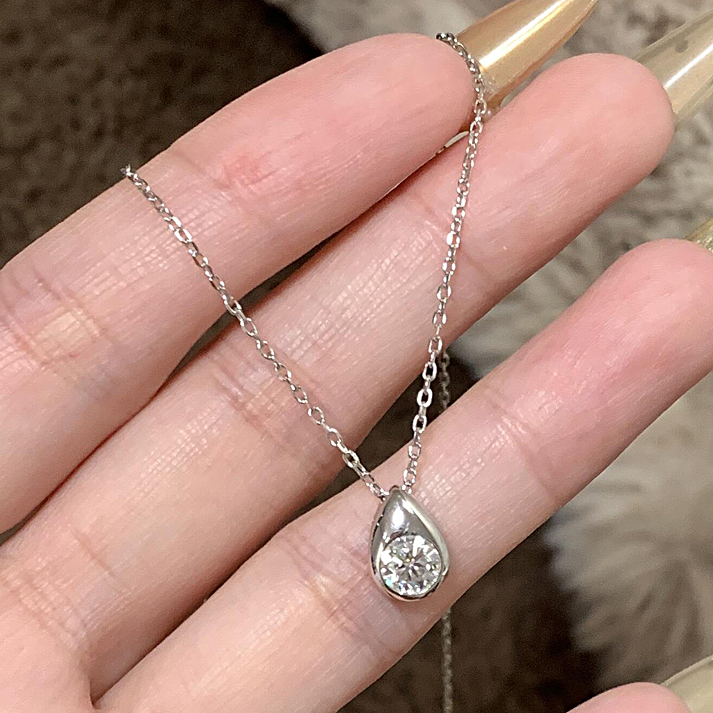 0.3/0.5CT Solitaire Diamond Mo - مراجعة Bezels Set Pendant وسعره