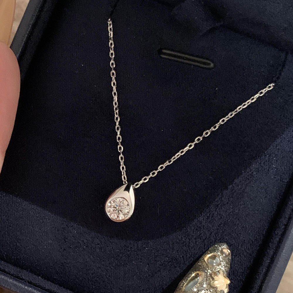 0.3/0.5CT Solitaire Diamond Mo - مراجعة Bezels Set Pendant وسعره